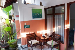 Гостиница Tjana Homestay  Денпасар